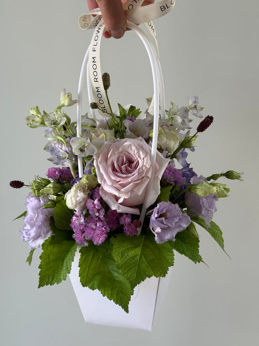 "Hold me tender" Flower Bag – BloomRoom.ee, fresh flowers in Tallinn