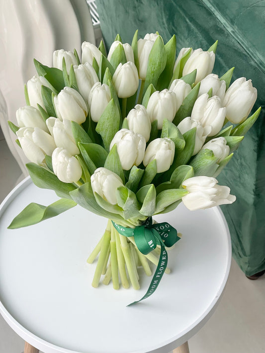 Valged tulbid, luksuslik kimp | Белые тюльпаны, роскошный букет | White tulips, luxury bouquet
