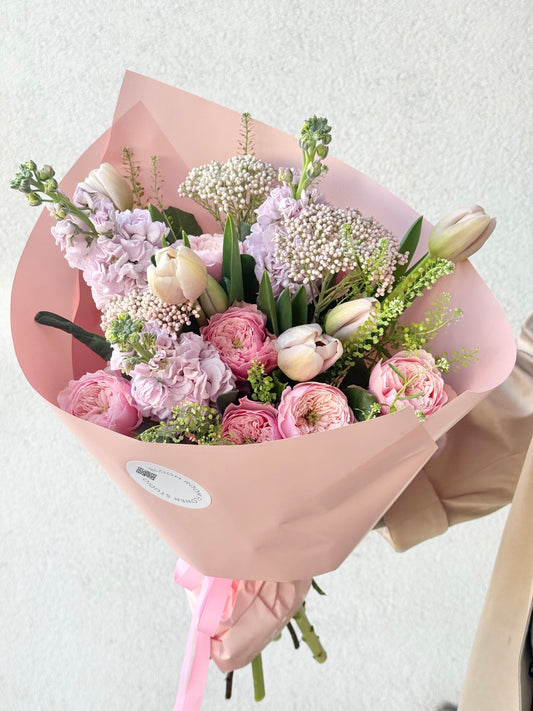 "Bloom Baby Bloom" Art Bouquet – BloomRoom.ee, fresh flowers in Tallinn