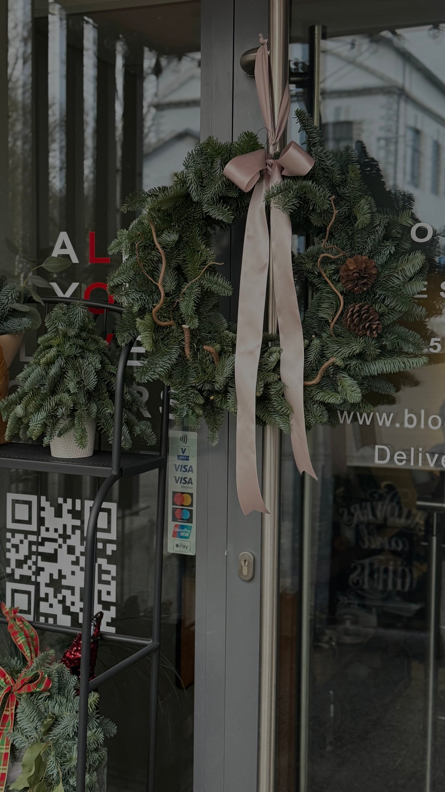 XL size Christmas Wreath with natural decorations