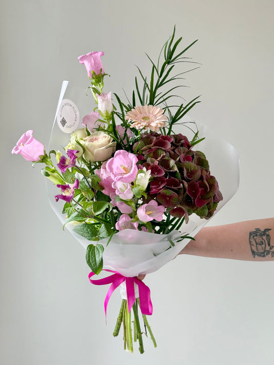 "No More Drama" Art  Bouquet – BloomRoom.ee, fresh flowers in Tallinn