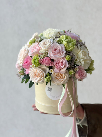 "Creme De La Creme" Mini Bloom Box