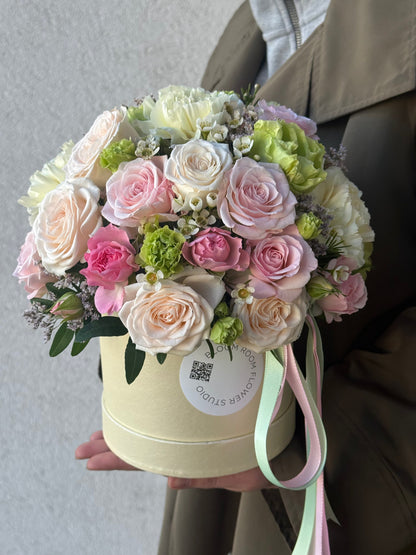 "Creme De La Creme" Mini Bloom Box
