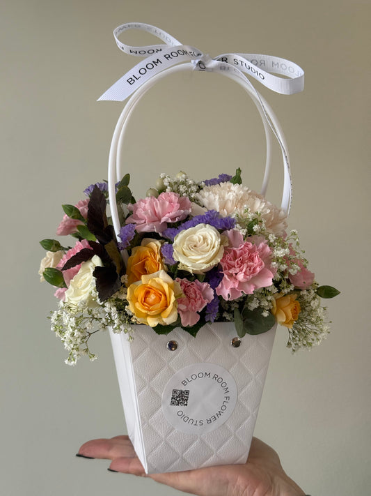 "Hold me close" Mini Flower Bag – BloomRoom.ee, värsked lilled Tallinnas
