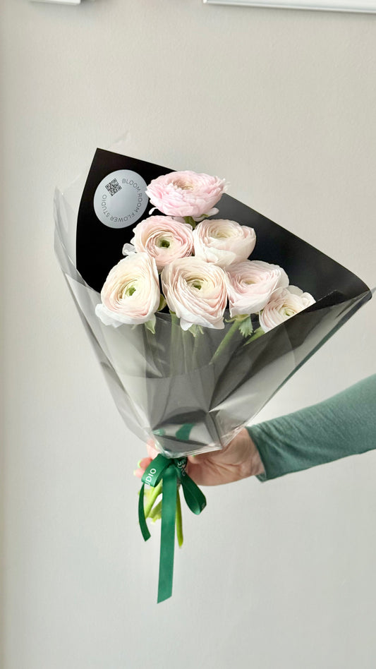 XL size "Hanoi" Ranunculuses – BloomRoom.ee, свежие цветы в Таллине