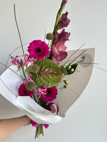 "French kiss 💋” Art Bouquet