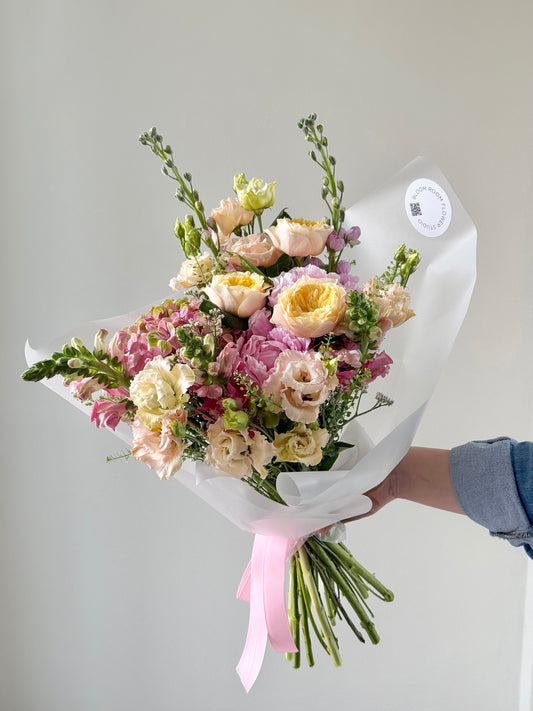 "Garden Mix" Grand Bouquet – BloomRoom.ee, fresh flowers in Tallinn