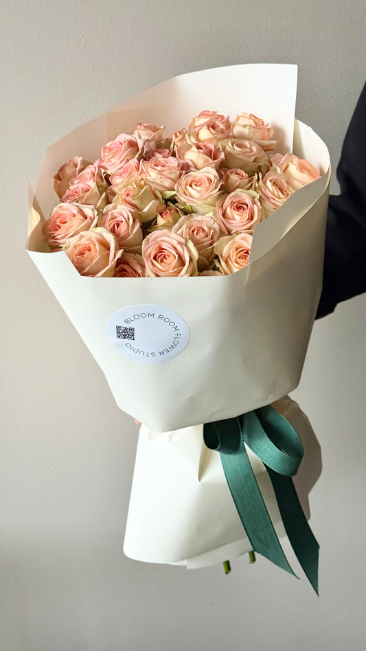 Peach Spray Roses – BloomRoom.ee, fresh flowers in Tallinn