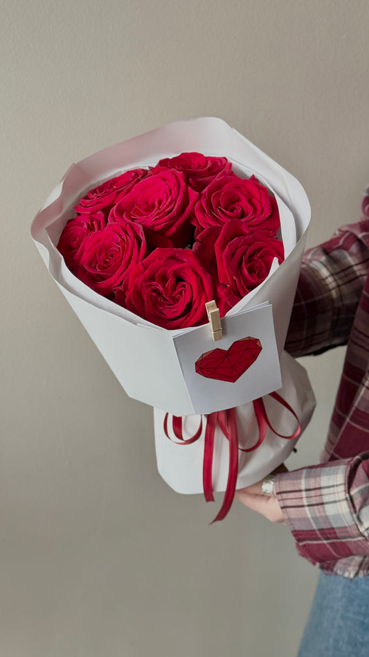 9 Red Classic Roses – BloomRoom.ee, fresh flowers in Tallinn