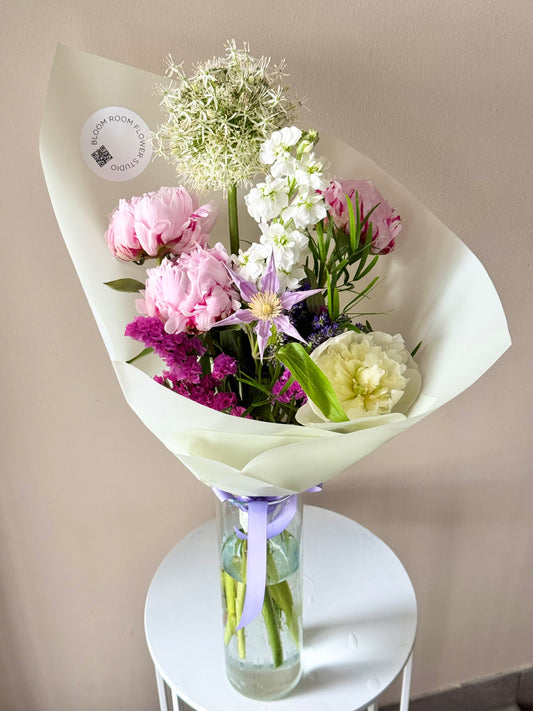 "Strawberry Mojito" Art  Bouquet – BloomRoom.ee, fresh flowers in Tallinn