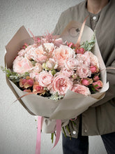 Load image into Gallery viewer, Luxury bouquet

