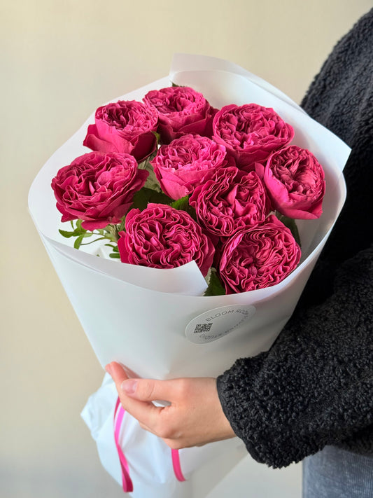 Rikkalikud roosa aia roosid valges pakendis | Насыщенные розовые садовые розы в белой упаковке | Luxurious pink garden roses in white wrapping