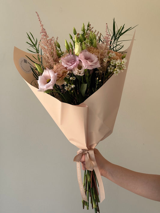 “Pink caramel” art bouquet – BloomRoom.ee, fresh flowers in Tallinn