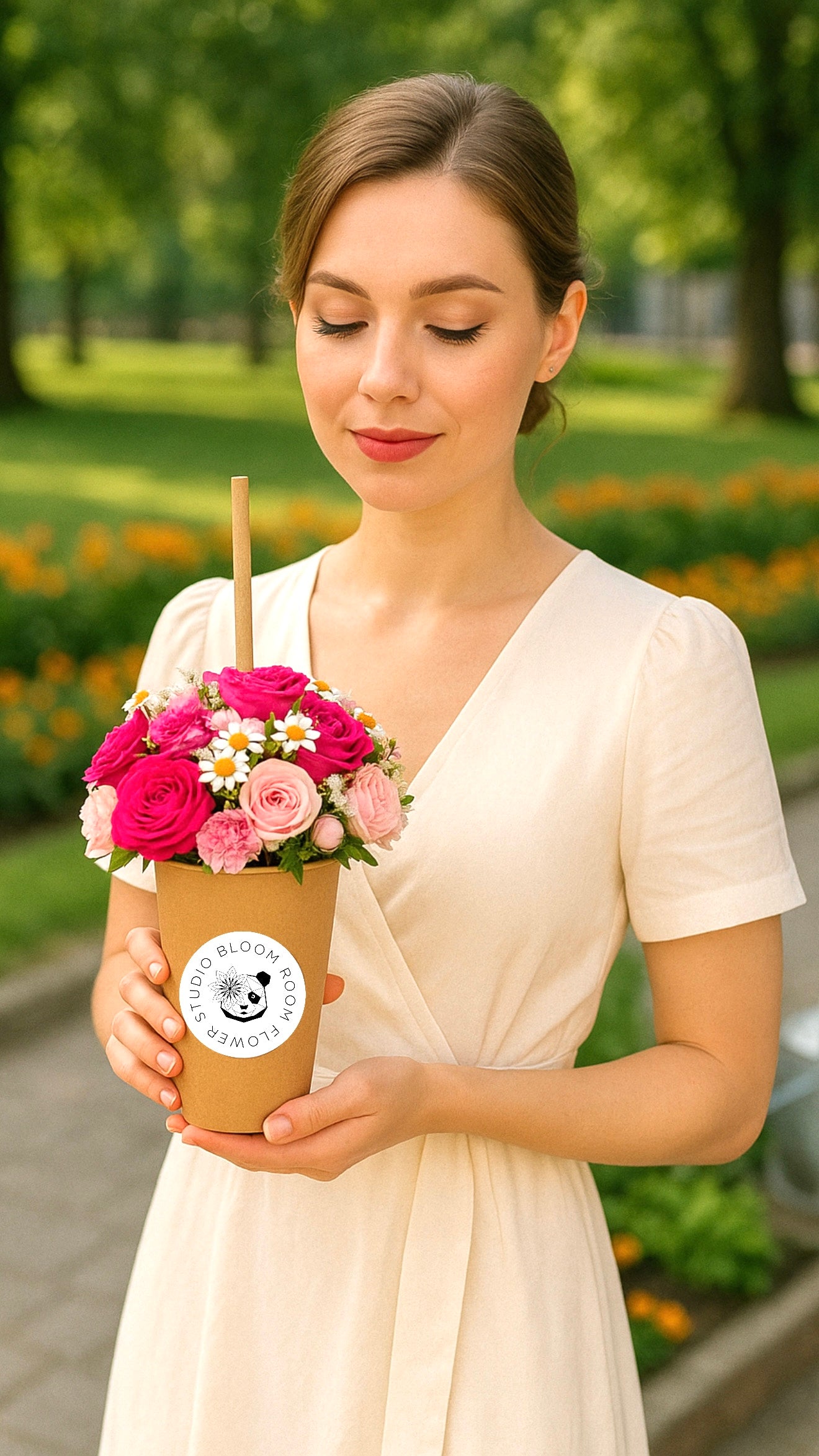Lillekimp kokteepli kujul koos rooside ja margarettidega | Цветочная композиция в форме коктейля с розами и маргаритками | Flower arrangement in cocktail shape with roses and daisies