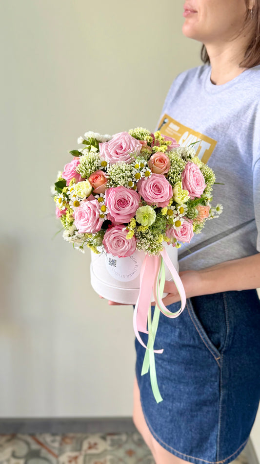 Midi Bloom Box – BloomRoom.ee, fresh flowers in Tallinn