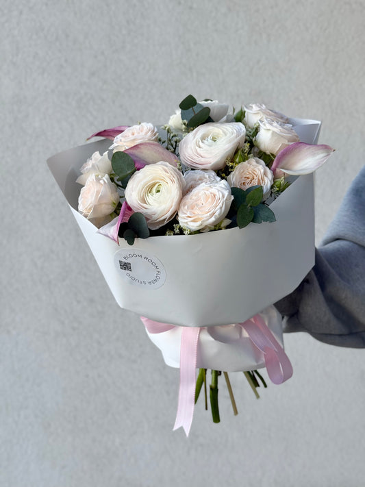 "Creme De La Creme" Luxury Bouquet – BloomRoom.ee, fresh flowers in Tallinn