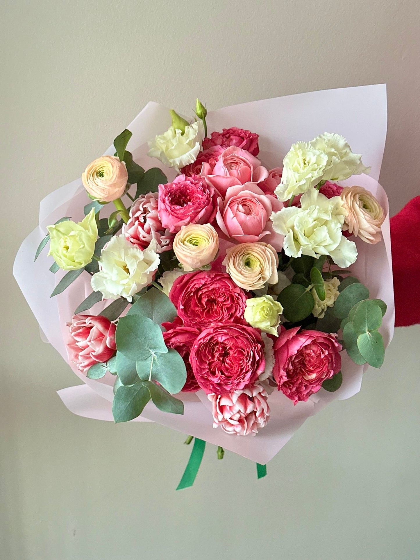 Pioneer rooside grand kimp roosa roosi ja rohelistega | Букет пионовидных роз с зелеными листьями | Peony Roses Grand Bouquet with pink roses and greens
