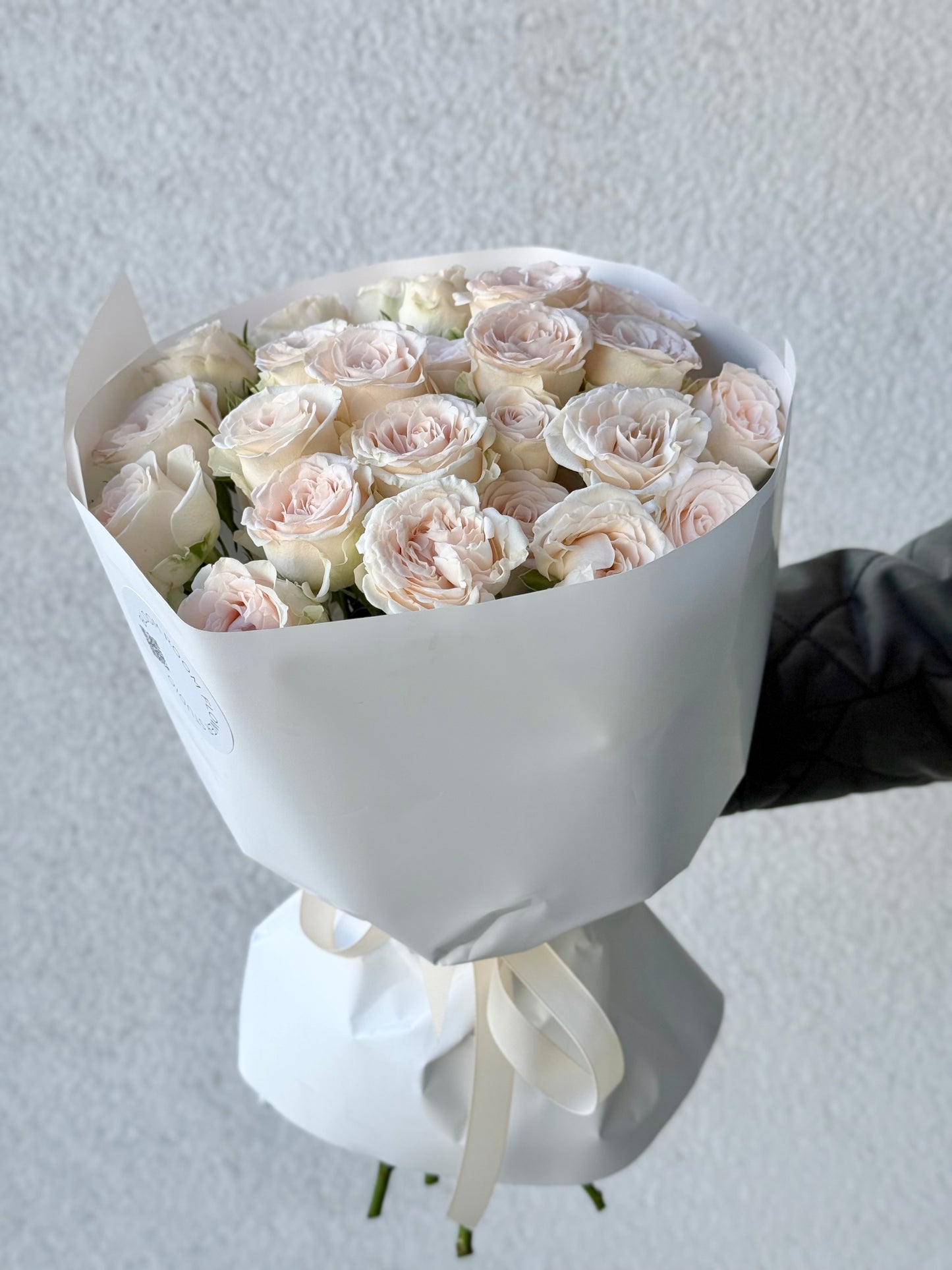 "Sofia" spray Roses