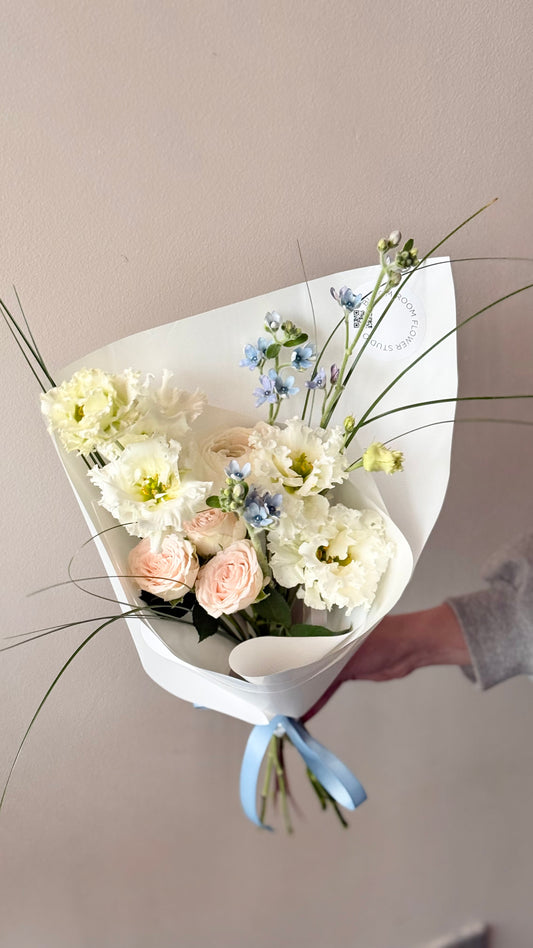"Snowflake" Art Bouquet – BloomRoom.ee, fresh flowers in Tallinn