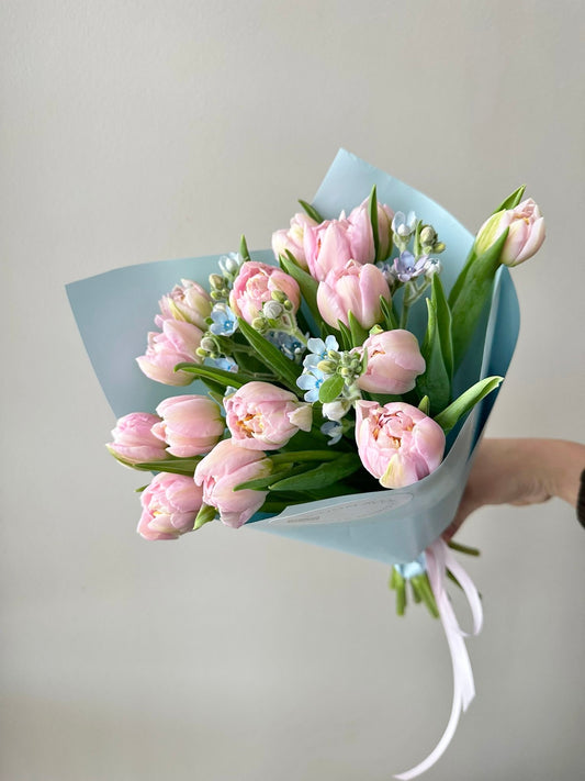 "Pink Clouds" Midi Bouquet – BloomRoom.ee, fresh flowers in Tallinn
