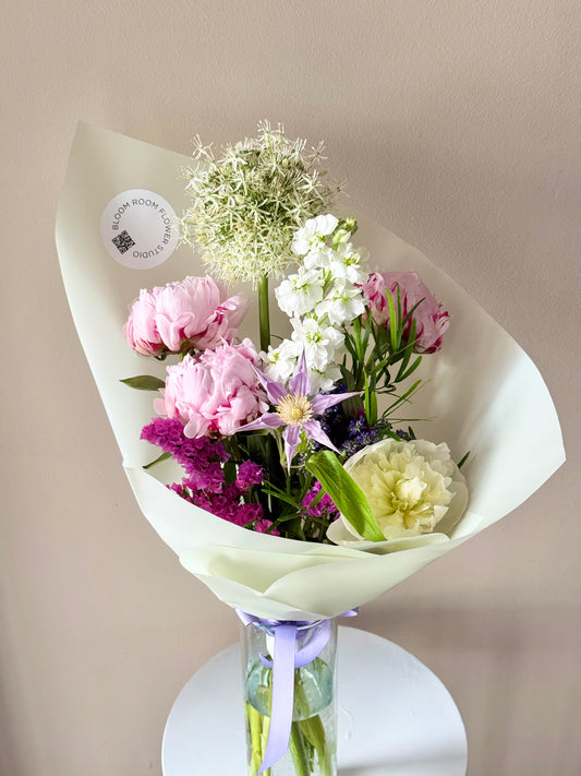"Strawberry Mojito" Art  Bouquet – BloomRoom.ee, fresh flowers in Tallinn