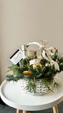 Load image into Gallery viewer, Christmas basket wits Prosecco, Chocolate, Italian candies
