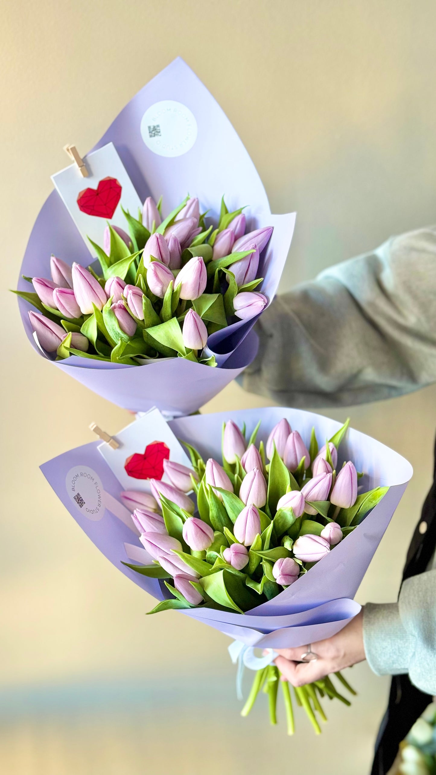 "Violet Mood" with 25 Lilac Tulips