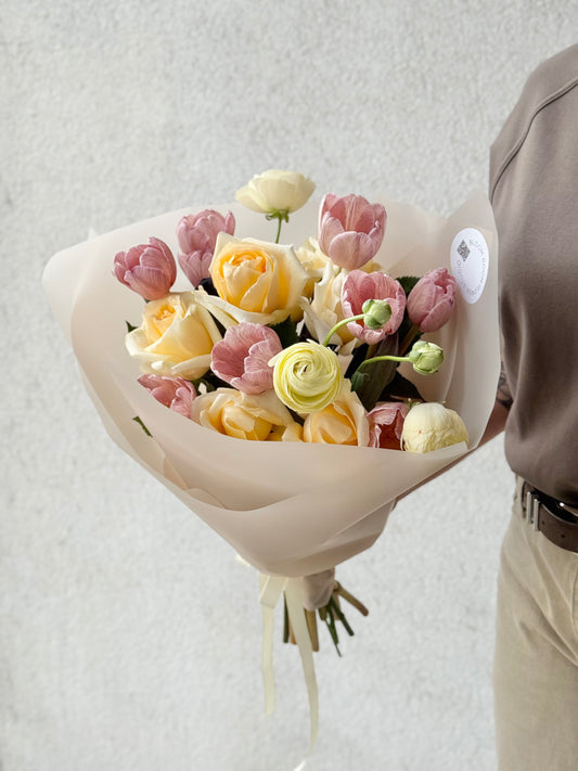 “Creme De La Creme" Grand  Bouquet – BloomRoom.ee, fresh flowers in Tallinn