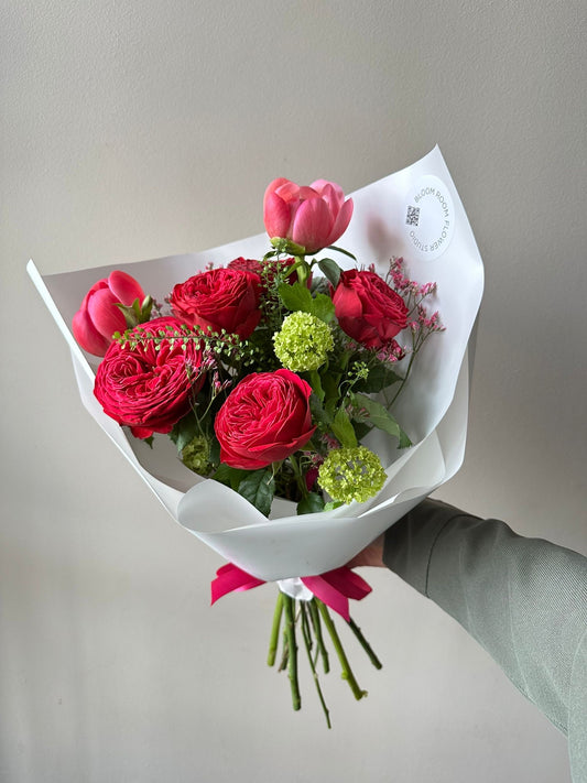 "Strawberry Mix" Grand Bouquet – BloomRoom.ee, fresh flowers in Tallinn
