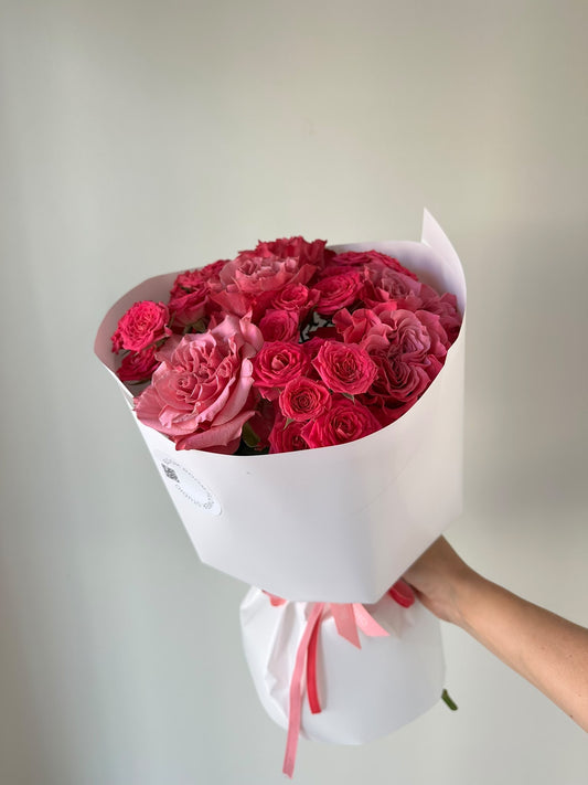 "Love is…" bouquet – BloomRoom.ee, värsked lilled Tallinnas