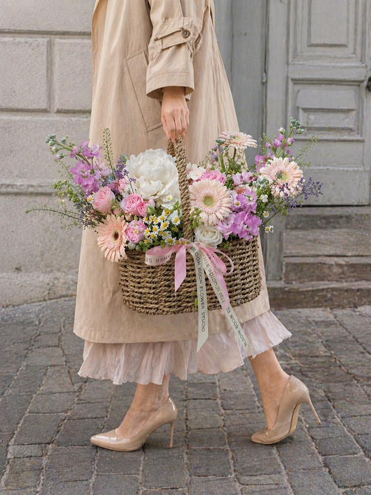 Flower Basket with spring mix – BloomRoom.ee, fresh flowers in Tallinn