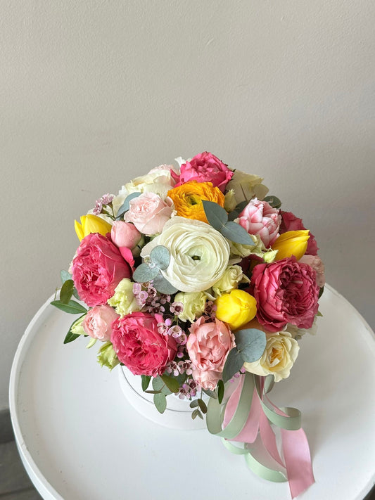 “Spingfield ” Mini Bloom Box – BloomRoom.ee, fresh flowers in Tallinn