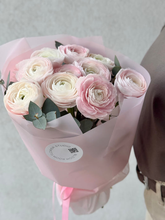 "Like A Virgin" Art Bouquet – BloomRoom.ee, fresh flowers in Tallinn