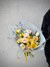 Загрузить изображение в средство просмотра галереи, Spring Mix Bouquet
