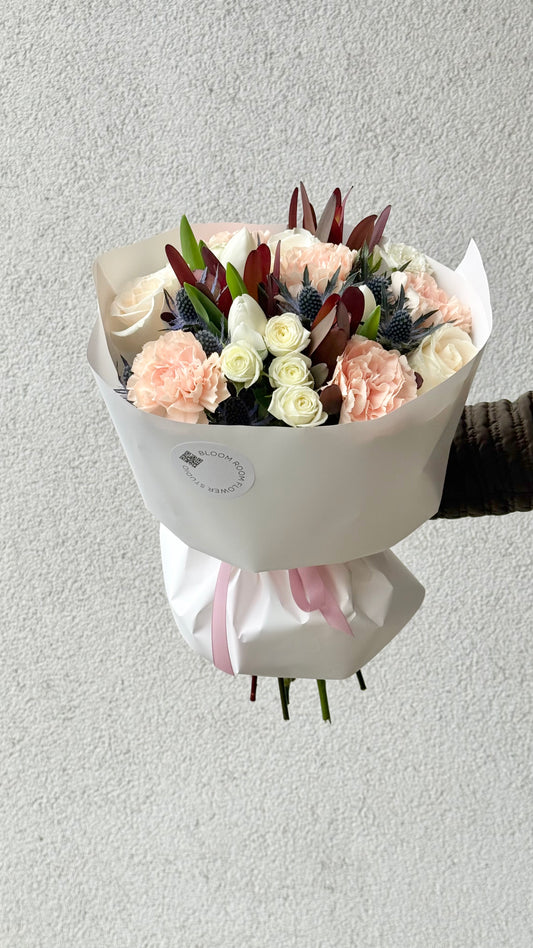 "Winter Mix" Maxi  Bouquet – BloomRoom.ee, fresh flowers in Tallinn