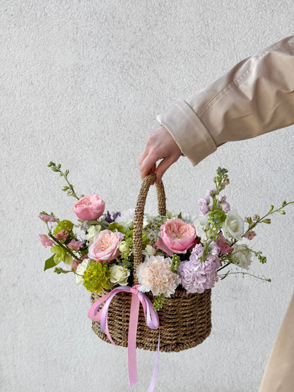 "Moms Garden" Flower Basket with garden roses