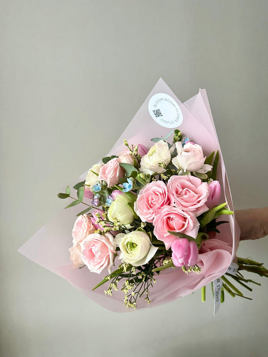 "Think Pink" Grand  Bouquet – BloomRoom.ee, fresh flowers in Tallinn