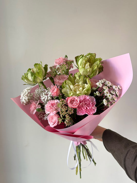 "Pistachios with rosé“ Art Bouquet – BloomRoom.ee, värsked lilled Tallinnas