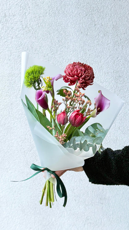 Pop Bouquet with seasonal flowers