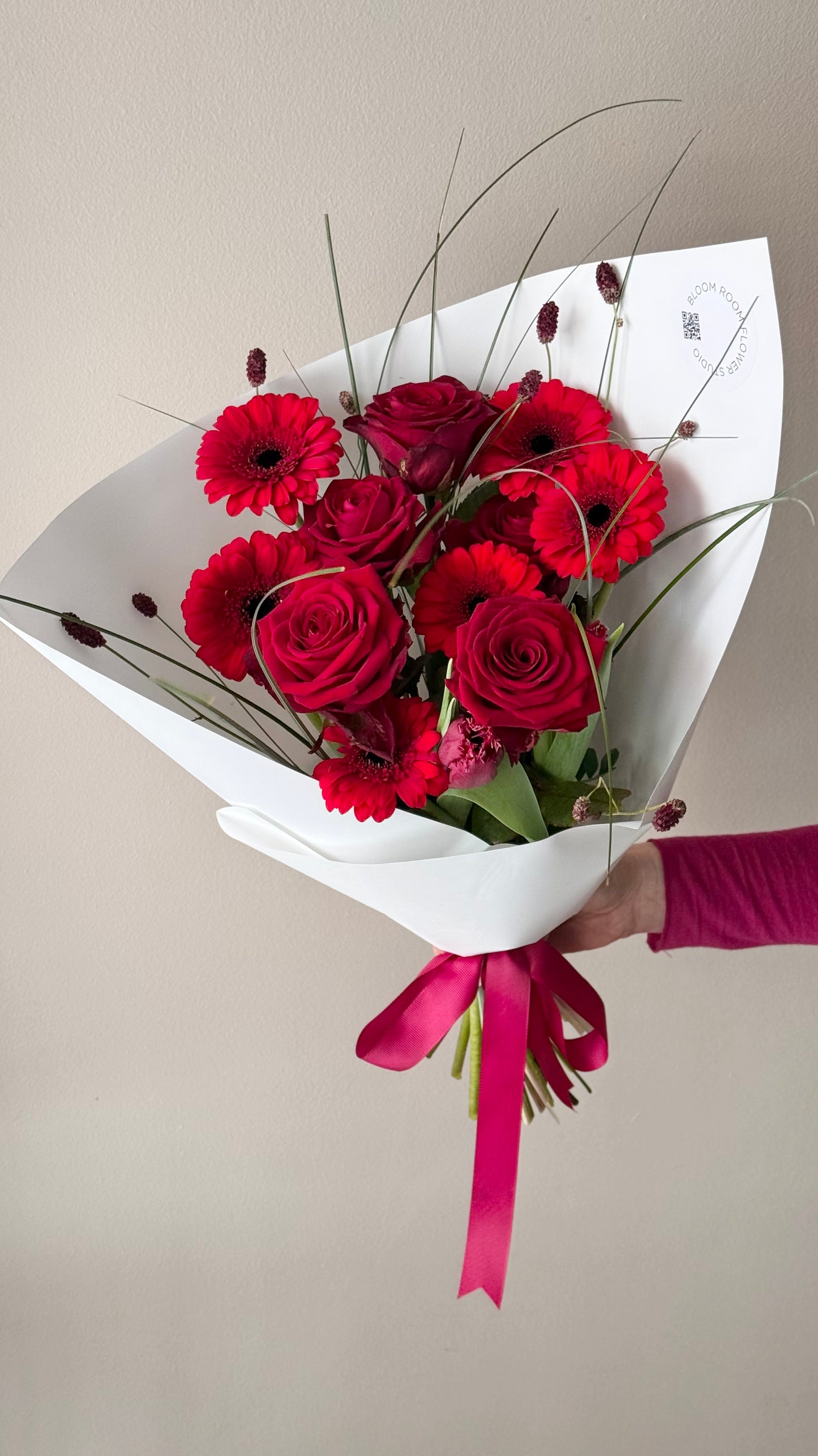 Kiss Me Art Bouquet punased roosid ja gerberad | Букет «Целуй меня» красные розы и герберы | Kiss Me Art Bouquet red roses and gerberas