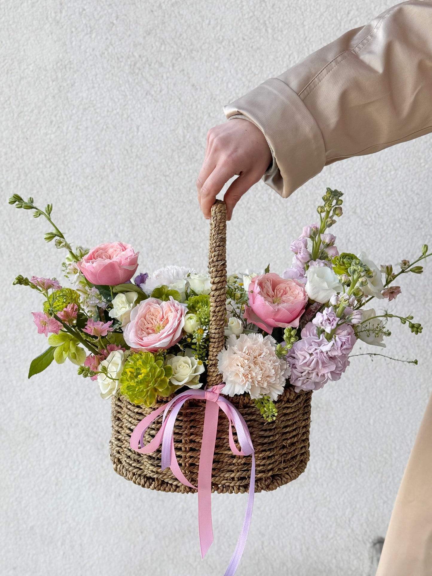 "Moms Garden" Flower Basket with garden roses