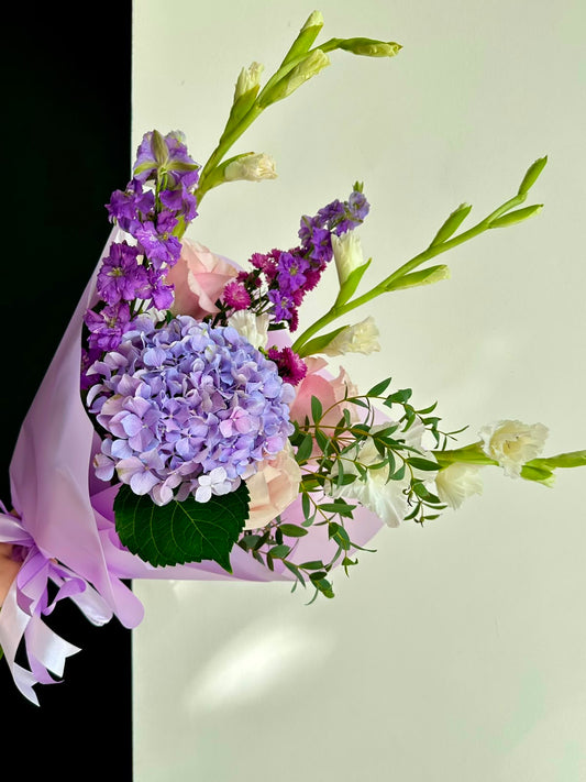 "You like to move it” Art Bouquet – BloomRoom.ee, fresh flowers in Tallinn