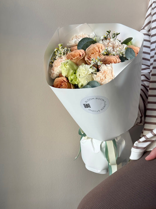 "Cappuccino" Midi Bouquet – BloomRoom.ee, fresh flowers in Tallinn