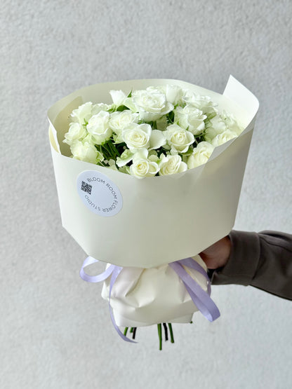 "Snowflake" spray roses