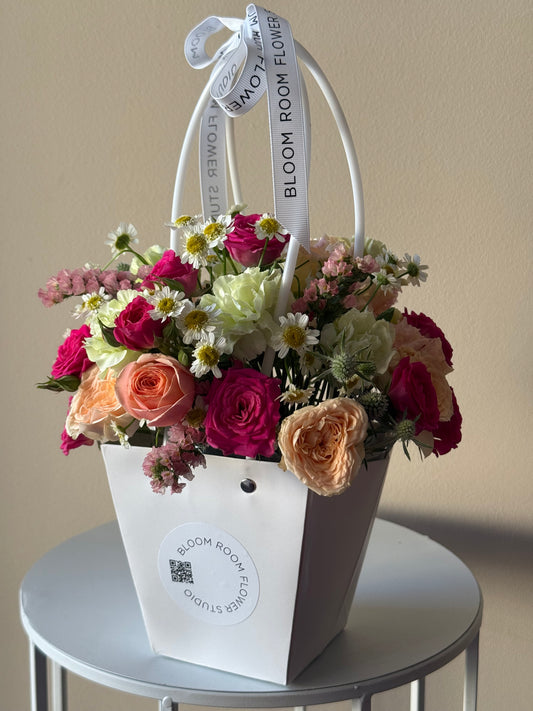 "Hold me tender" Mini Flower Bag – BloomRoom.ee, värsked lilled Tallinnas