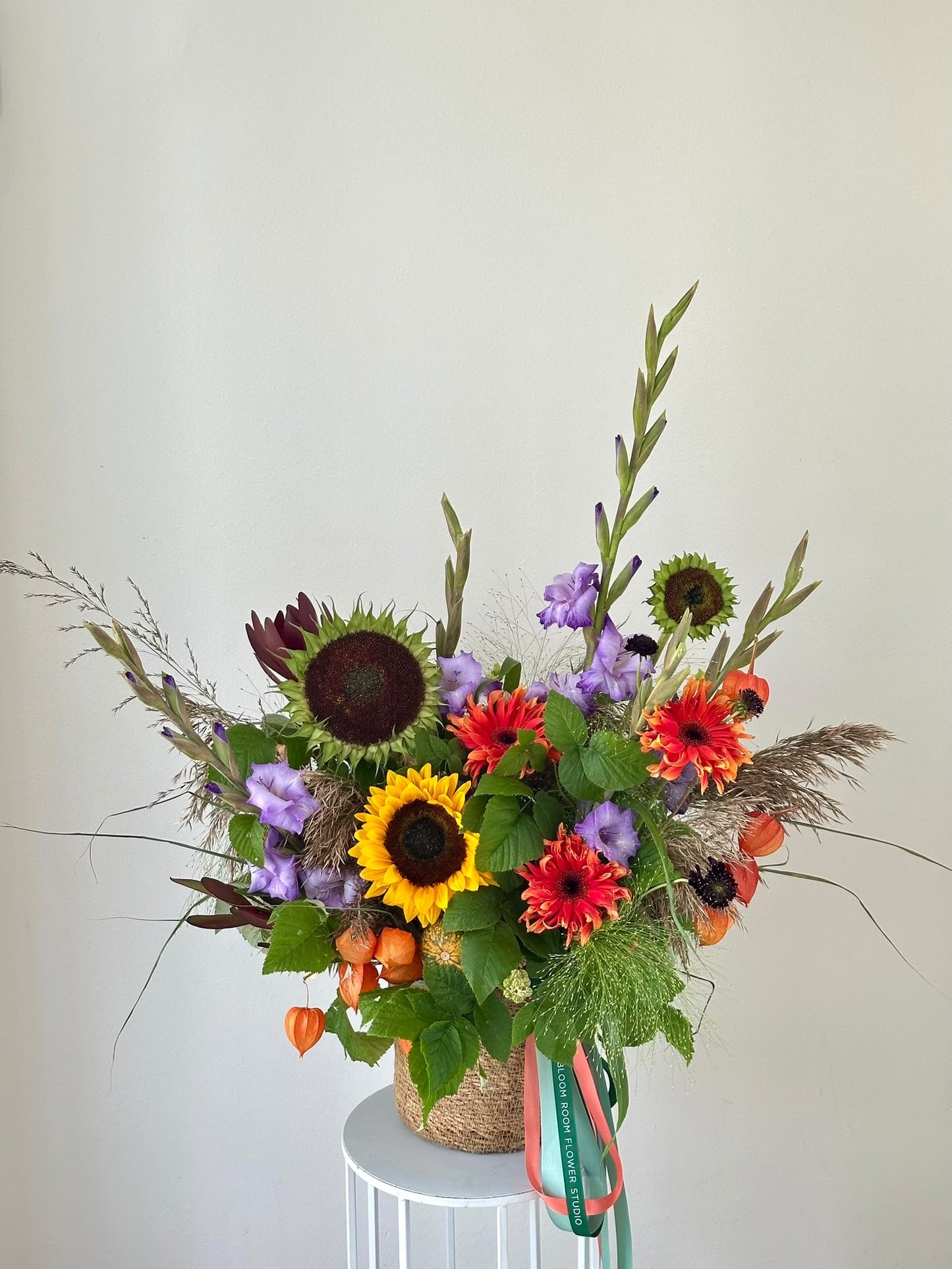 Flower bascet with seasonal bloomers 🧡
