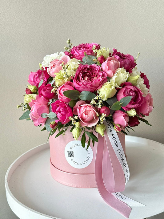 “Very Berry” Grand Bloom Box – BloomRoom.ee, fresh flowers in Tallinn