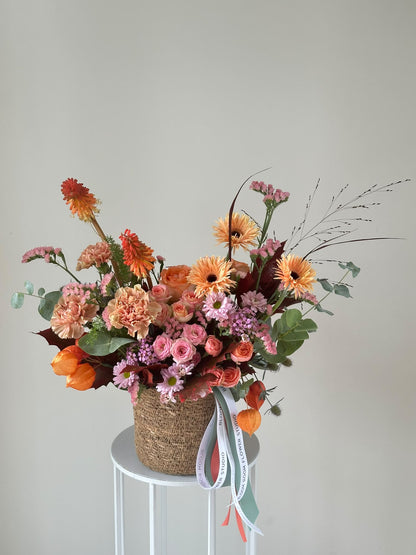 Flower bascet with seasonal bloomers 🧡
