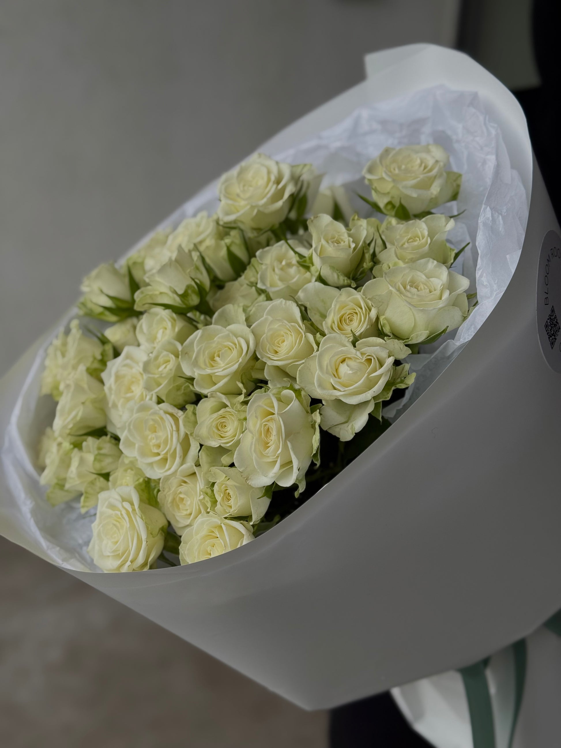 Valged roosid kaunis kimp | Красивый букет белых роз | Beautiful bouquet of white roses