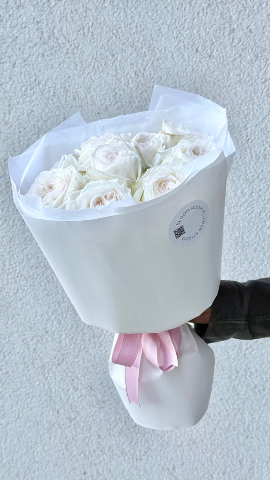 9 "White O'Hara" Roses – BloomRoom.ee, fresh flowers in Tallinn